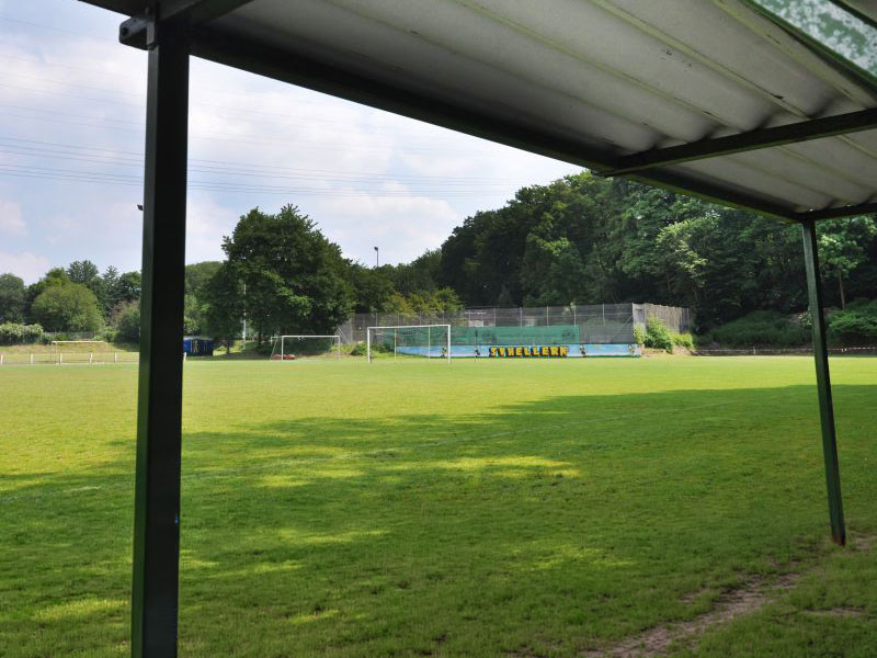 Sportplatz des SV Hellern an der Klaus-St&uuml;rmer-Stra&szlig;e